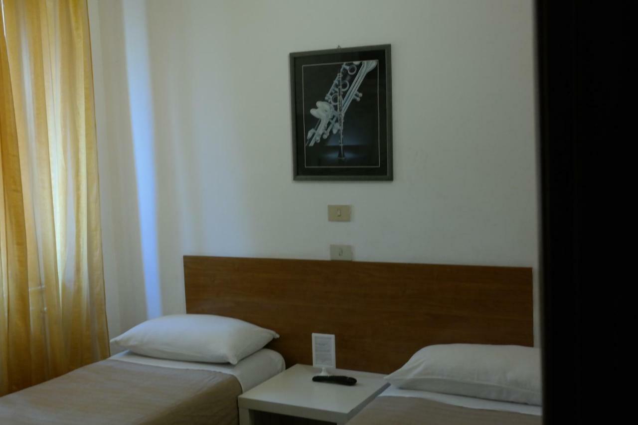 Hotel Houston Livorno - Struttura Esclusivamente Turistica - Not For Business Or Workers Exterior photo
